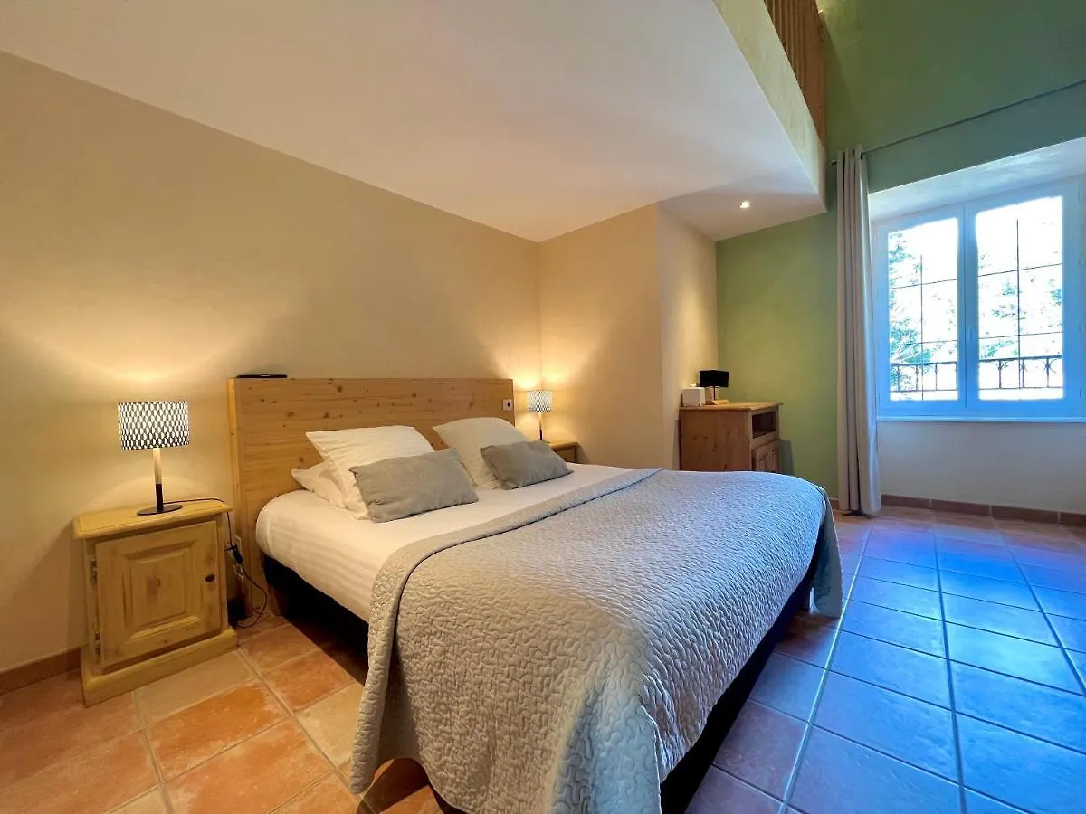 Logis Hotel Restaurant Le Domaine De L'Eau Vive Largentière Frankrijk