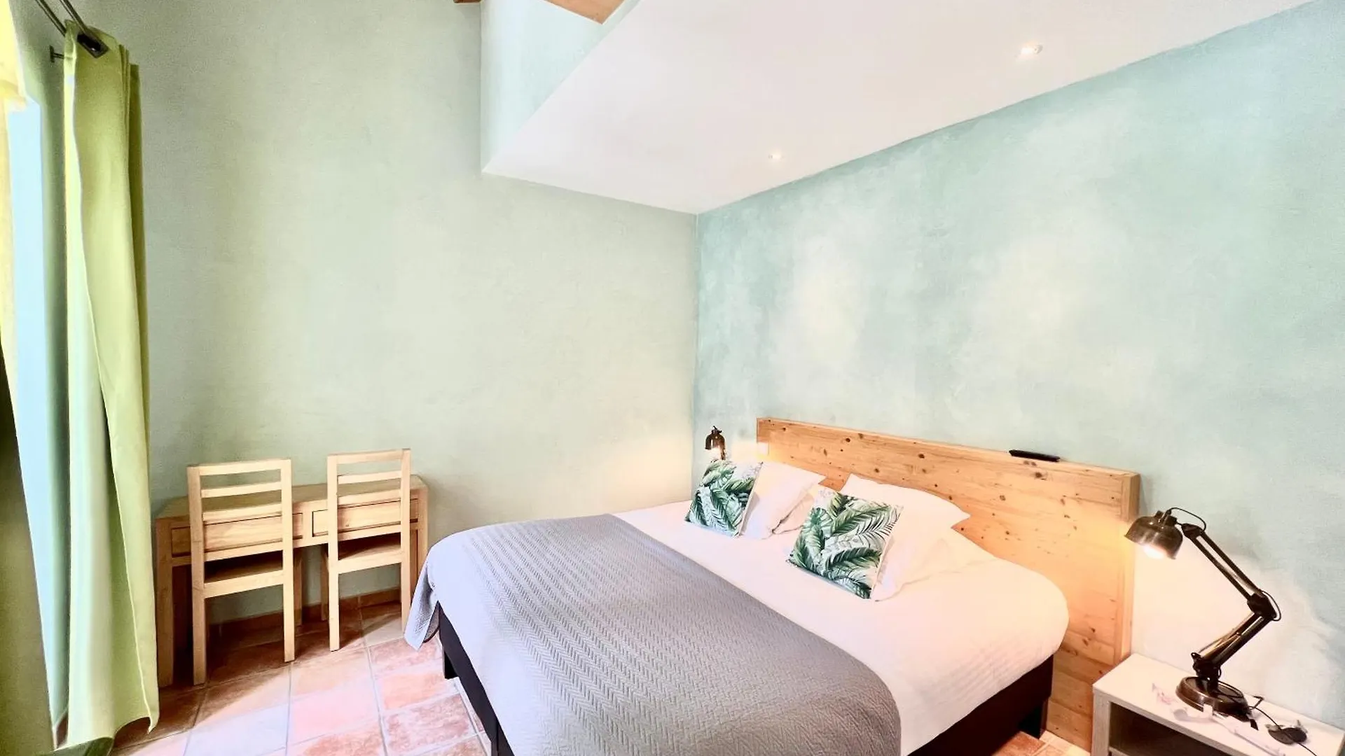 Logis Hotel Restaurant Le Domaine De L'Eau Vive Largentiere