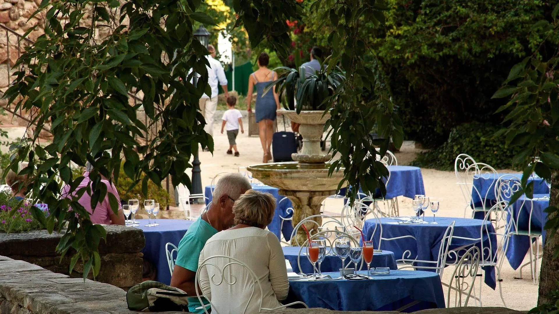 Logis Hotel Restaurant Le Domaine De L'Eau Vive Largentiere
