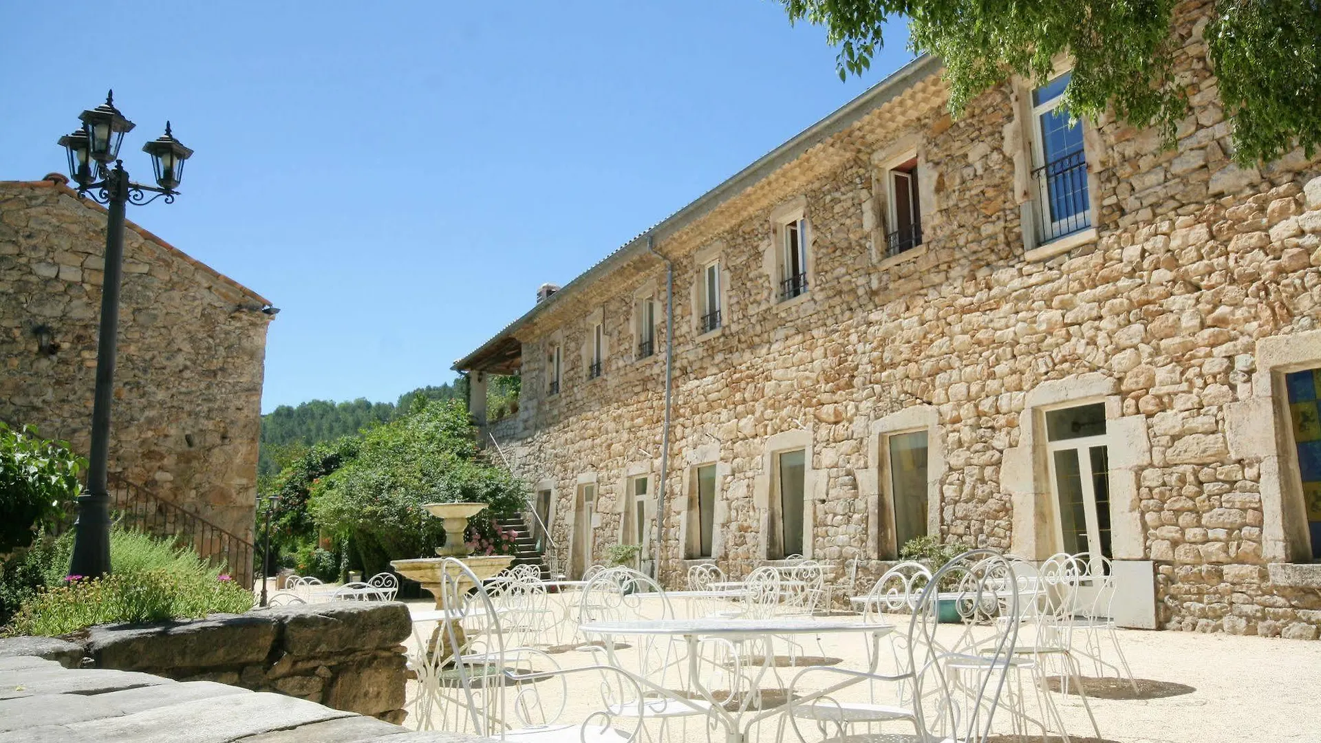 Logis Hotel Restaurant Le Domaine De L'Eau Vive Largentiere