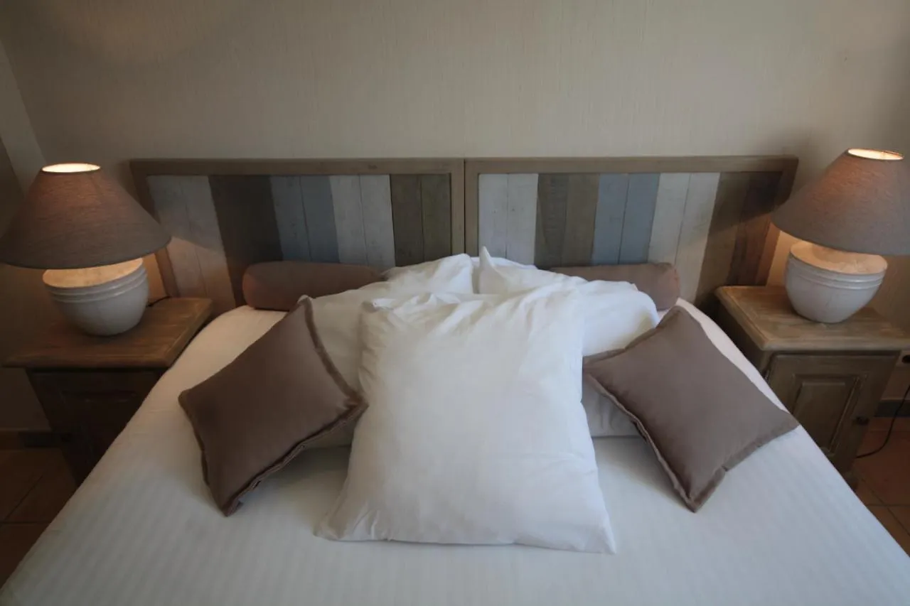 Logis Hotel Restaurant Le Domaine De L'Eau Vive Largentiere